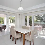Vila Raya3 *